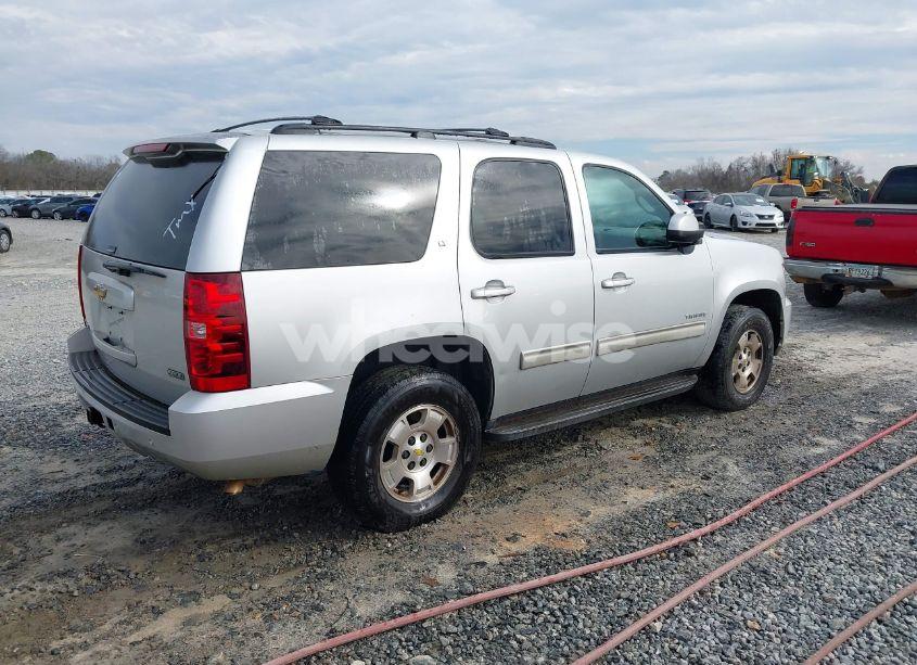 Photo 4 of 2010 Chevrolet Tahoe LT (VIN 1GNUKBE09AR124658)