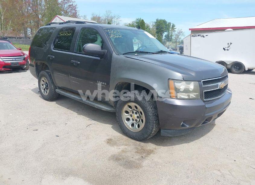 2010 Chevrolet Tahoe LT (VIN 1GNUKBE09AR192698) main photo