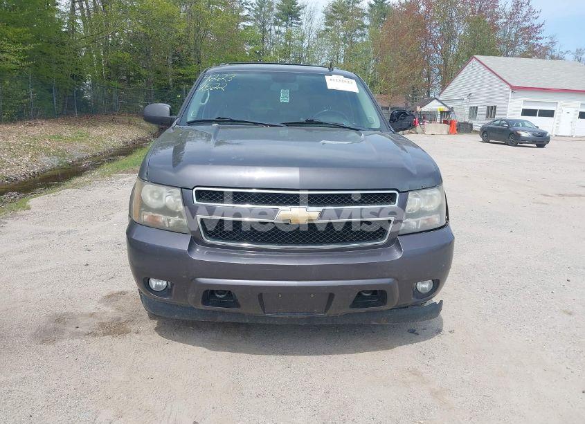 Photo 12 of 2010 Chevrolet Tahoe LT (VIN 1GNUKBE09AR192698)