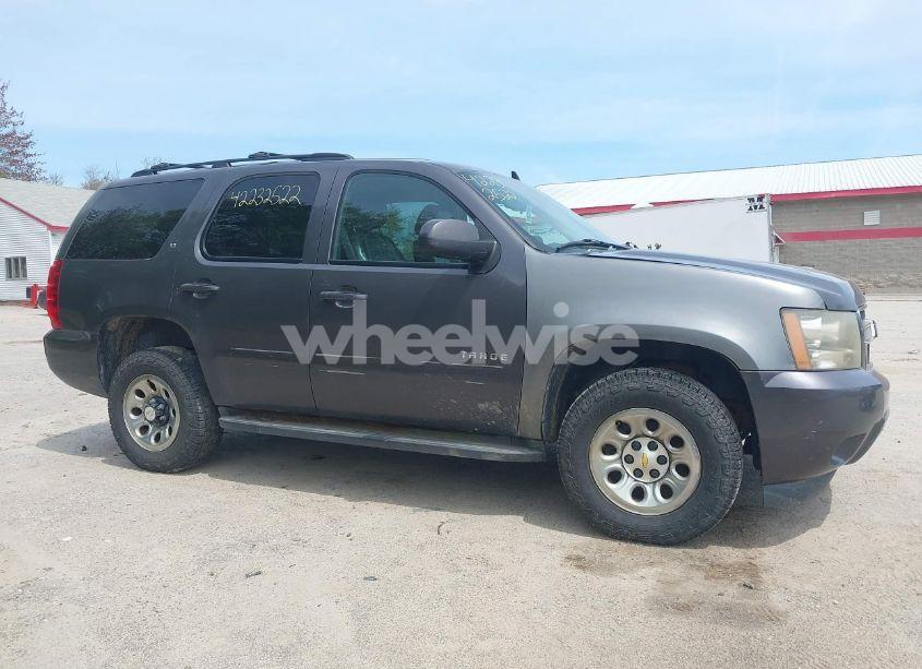 Photo 13 of 2010 Chevrolet Tahoe LT (VIN 1GNUKBE09AR192698)