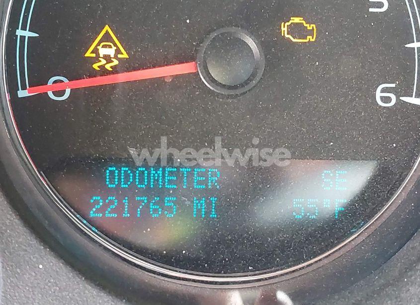 Photo 15 of 2010 Chevrolet Tahoe LT (VIN 1GNUKBE09AR192698)