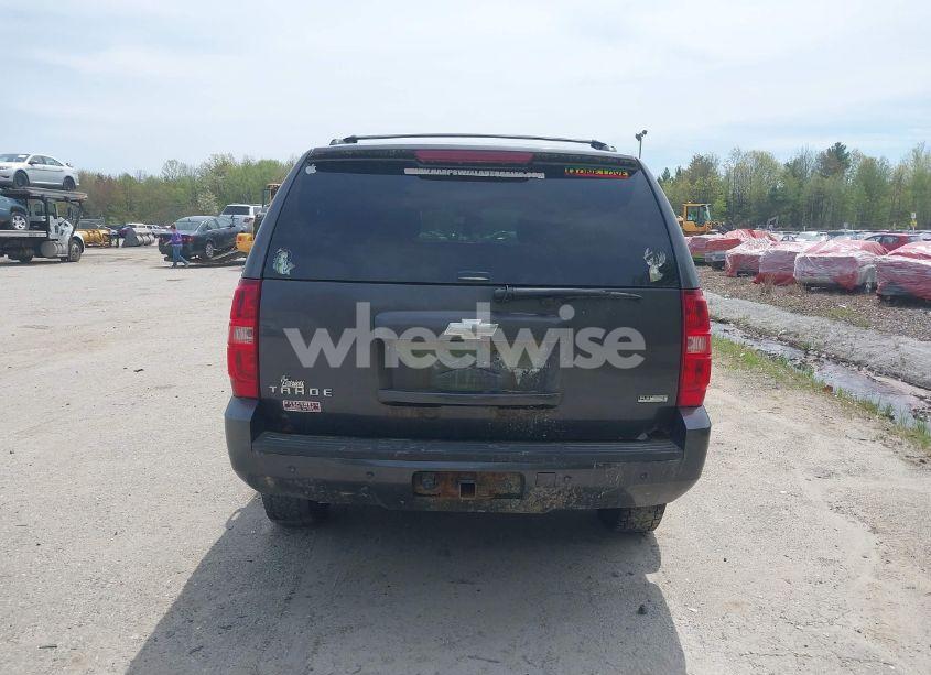 Photo 16 of 2010 Chevrolet Tahoe LT (VIN 1GNUKBE09AR192698)