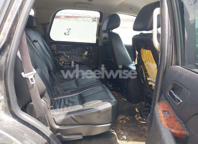 Photo 8 of 2010 Chevrolet Tahoe LT (VIN 1GNUKBE09AR192698)