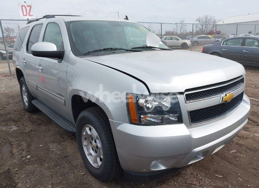 2010 Chevrolet Tahoe LT (VIN 1GNUKBE09AR209595) main photo
