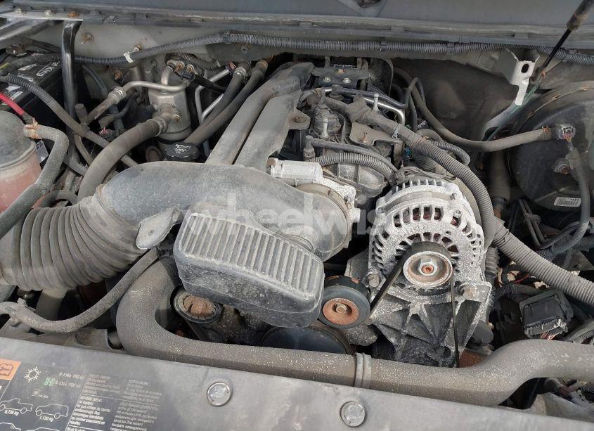 Photo 10 of 2010 Chevrolet Tahoe LT (VIN 1GNUKBE09AR209595)