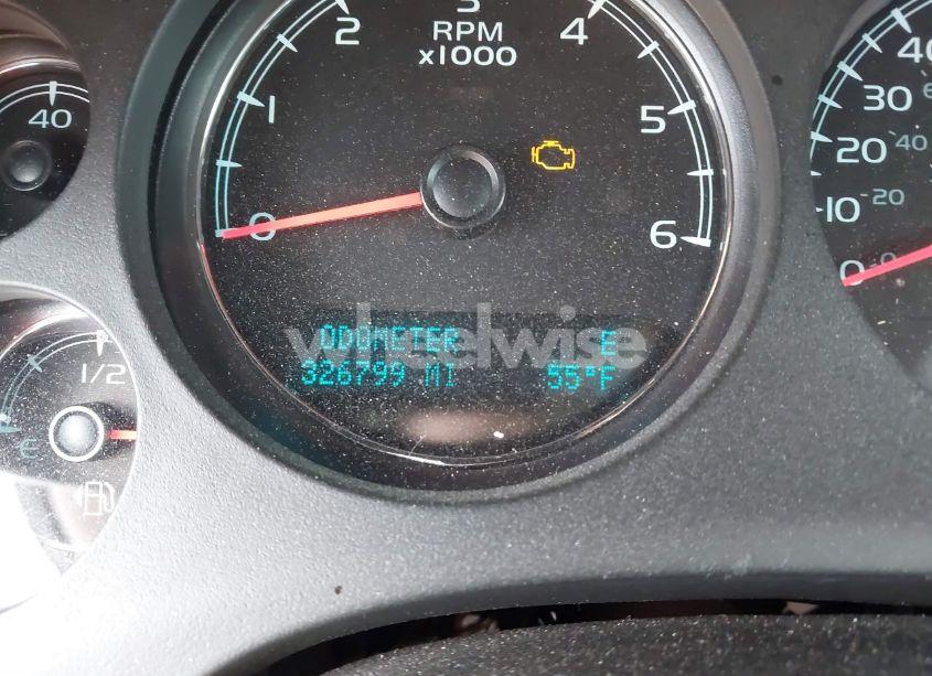 Photo 15 of 2010 Chevrolet Tahoe LT (VIN 1GNUKBE09AR209595)