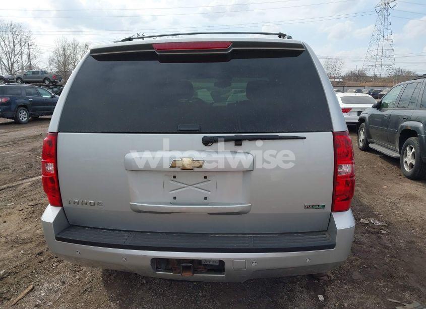 Photo 6 of 2010 Chevrolet Tahoe LT (VIN 1GNUKBE09AR209595)