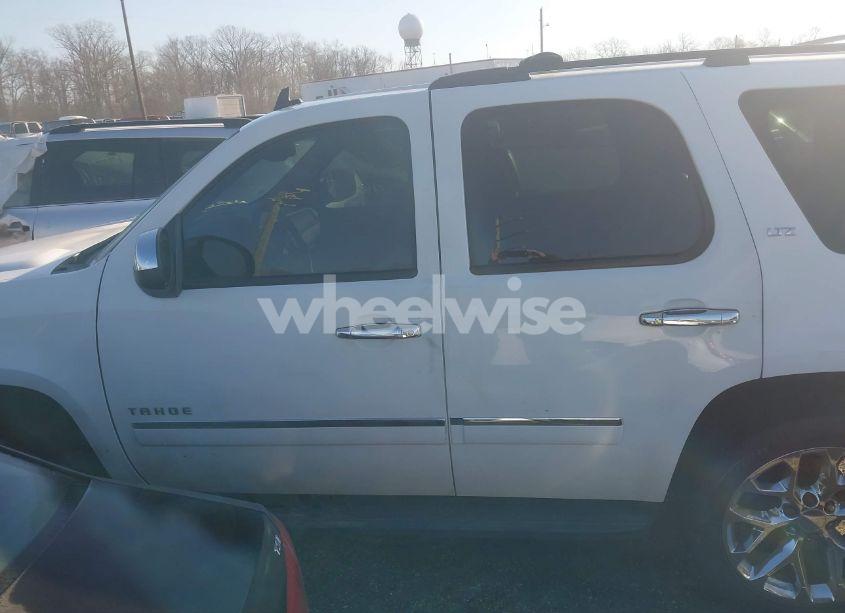 Photo 14 of 2010 Chevrolet Tahoe LTZ (VIN 1GNUKCE01AR197786)