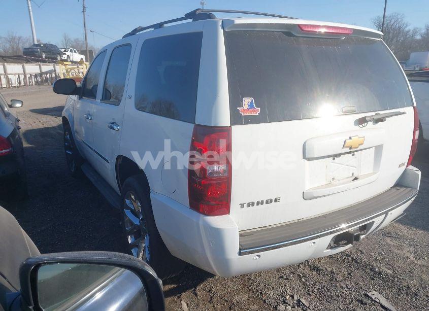 Photo 3 of 2010 Chevrolet Tahoe LTZ (VIN 1GNUKCE01AR197786)