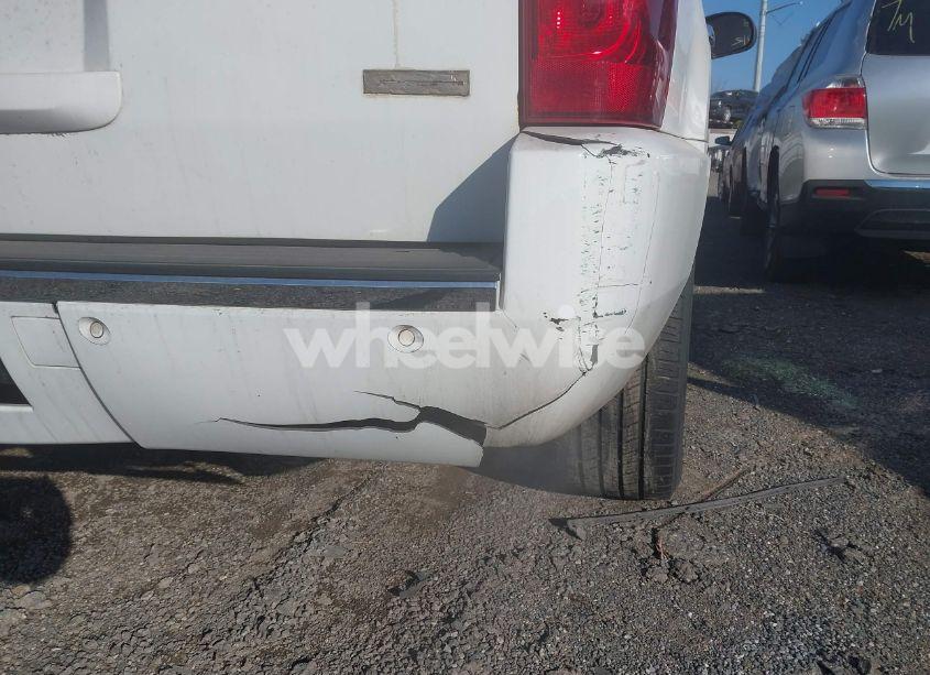 Photo 6 of 2010 Chevrolet Tahoe LTZ (VIN 1GNUKCE01AR197786)