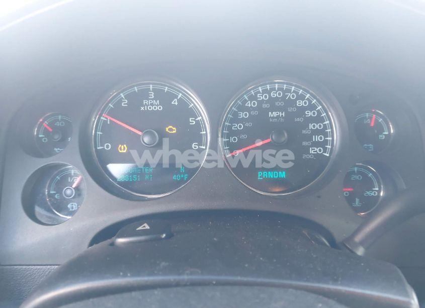 Photo 7 of 2010 Chevrolet Tahoe LTZ (VIN 1GNUKCE01AR197786)