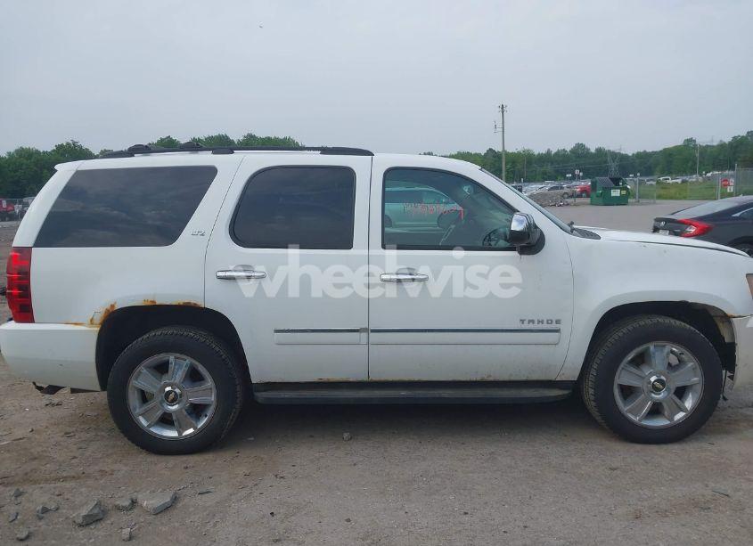 Photo 13 of 2010 Chevrolet Tahoe LTZ (VIN 1GNUKCE03AR101284)