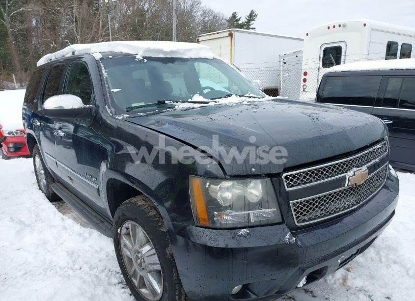2010 Chevrolet Tahoe LTZ (VIN 1GNUKCE05AR152169) main photo