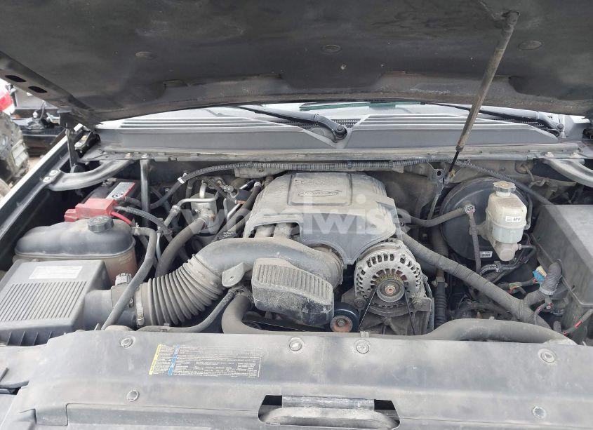 Photo 10 of 2010 Chevrolet Tahoe LTZ (VIN 1GNUKCE05AR285451)