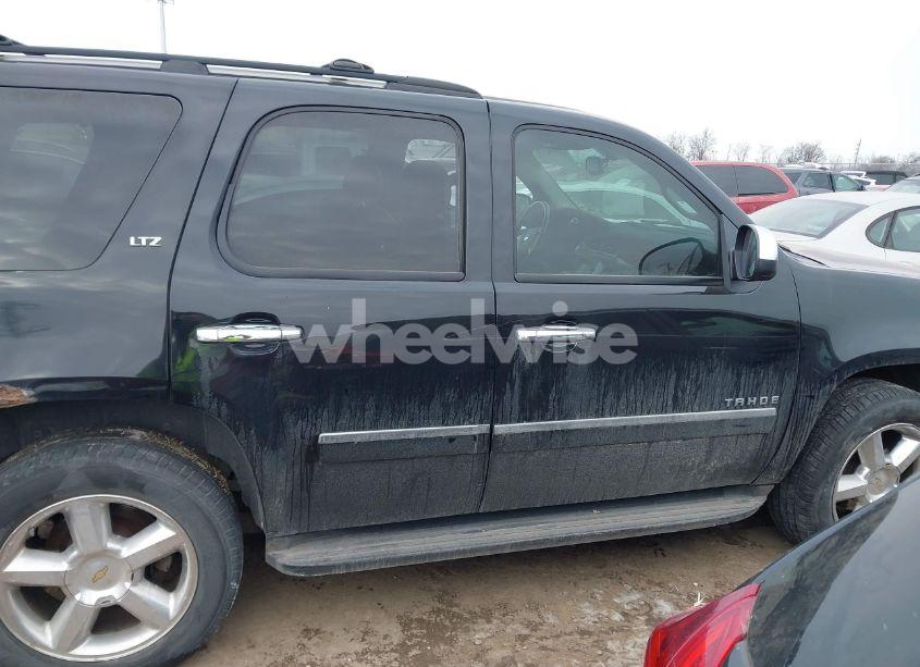 Photo 12 of 2010 Chevrolet Tahoe LTZ (VIN 1GNUKCE05AR285451)
