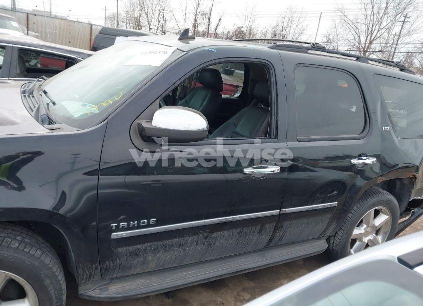 Photo 13 of 2010 Chevrolet Tahoe LTZ (VIN 1GNUKCE05AR285451)