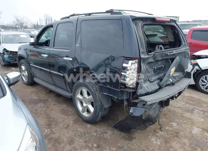 Photo 3 of 2010 Chevrolet Tahoe LTZ (VIN 1GNUKCE05AR285451)