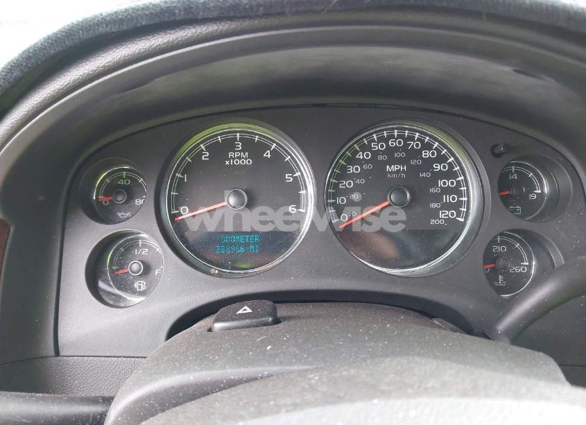 Photo 7 of 2010 Chevrolet Tahoe LTZ (VIN 1GNUKCE05AR285451)