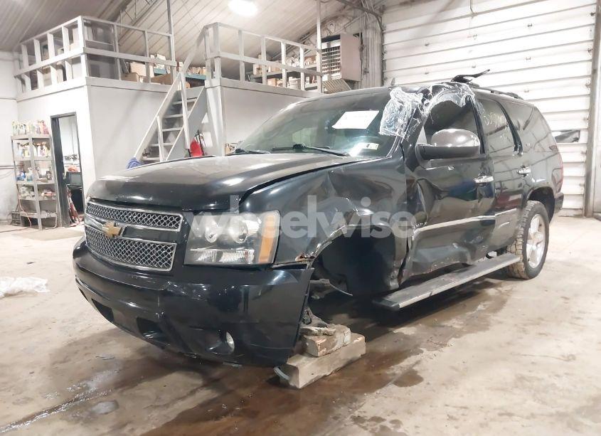 Photo 2 of 2010 Chevrolet Tahoe LTZ (VIN 1GNUKCE06AR168932)