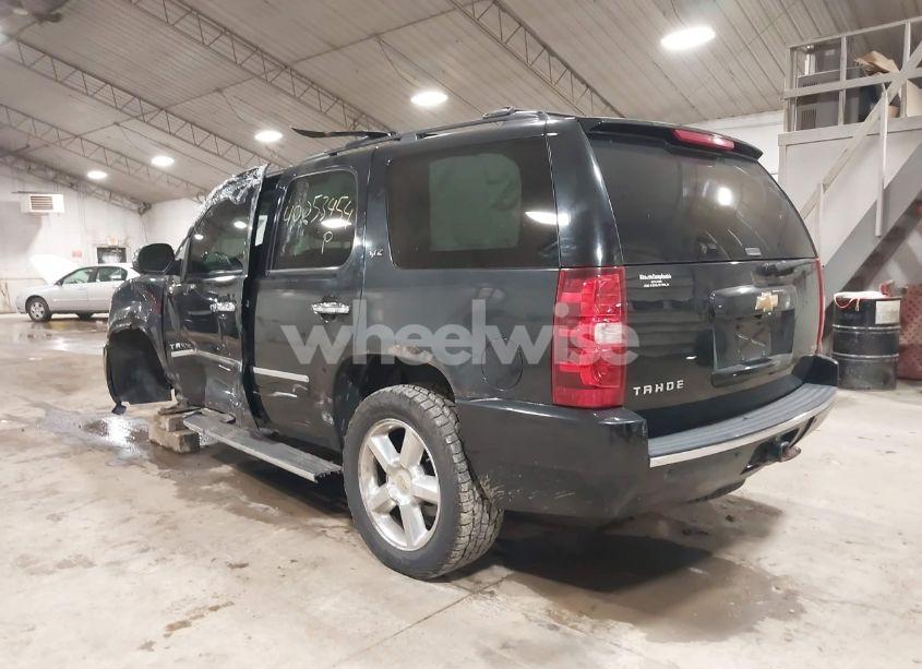 Photo 3 of 2010 Chevrolet Tahoe LTZ (VIN 1GNUKCE06AR168932)