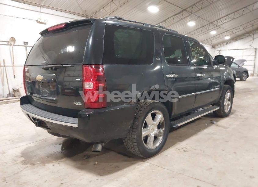Photo 4 of 2010 Chevrolet Tahoe LTZ (VIN 1GNUKCE06AR168932)