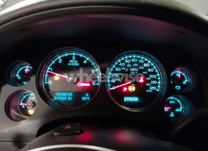 Photo 7 of 2010 Chevrolet Tahoe LTZ (VIN 1GNUKCE06AR168932)