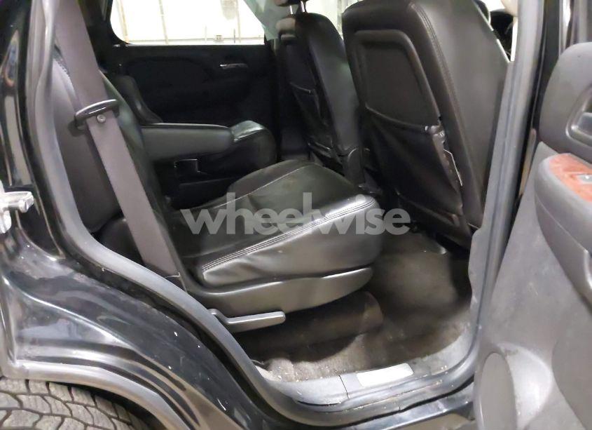 Photo 8 of 2010 Chevrolet Tahoe LTZ (VIN 1GNUKCE06AR168932)