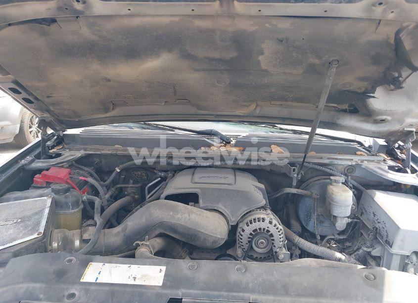 Photo 10 of 2010 Chevrolet Tahoe LTZ (VIN 1GNUKCE07AR183648)