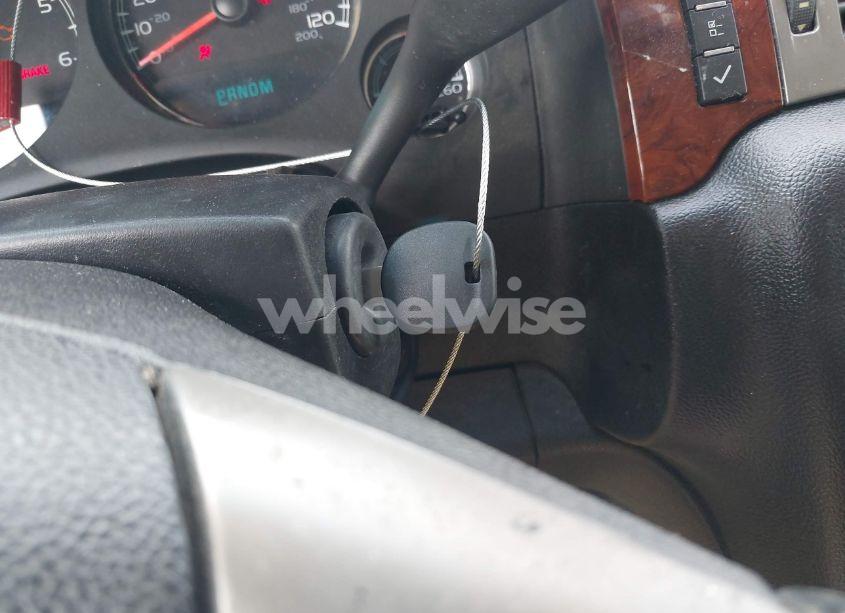 Photo 11 of 2010 Chevrolet Tahoe LTZ (VIN 1GNUKCE07AR183648)