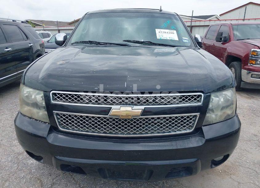 Photo 12 of 2010 Chevrolet Tahoe LTZ (VIN 1GNUKCE07AR183648)