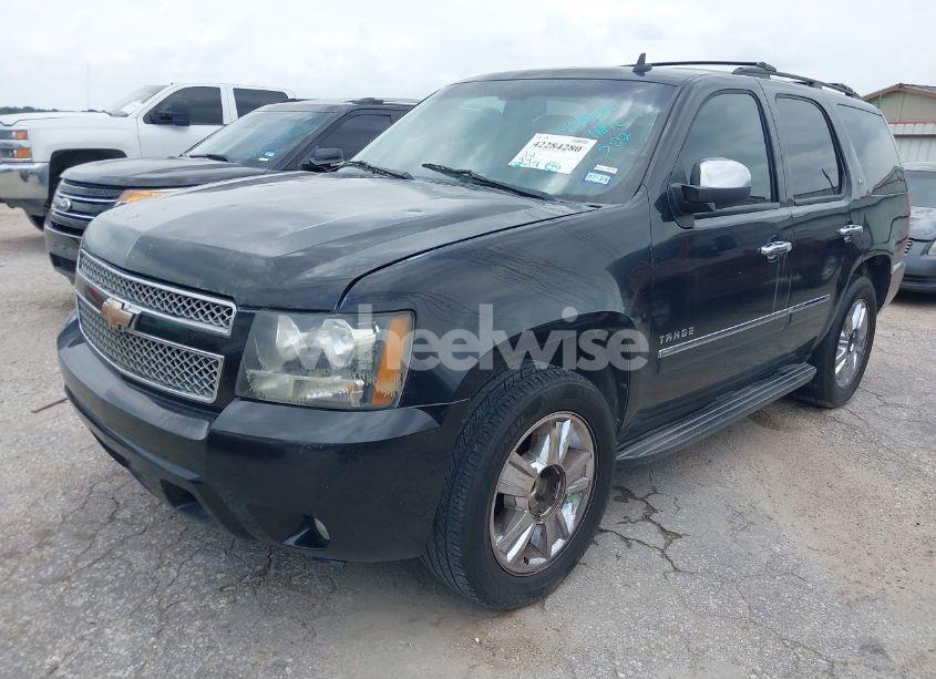 Photo 2 of 2010 Chevrolet Tahoe LTZ (VIN 1GNUKCE07AR183648)