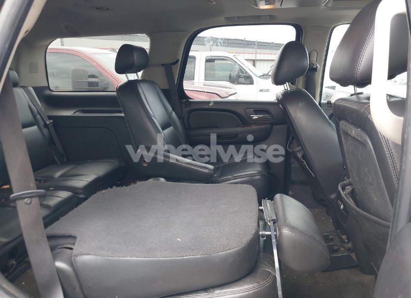Photo 8 of 2010 Chevrolet Tahoe LTZ (VIN 1GNUKCE07AR183648)