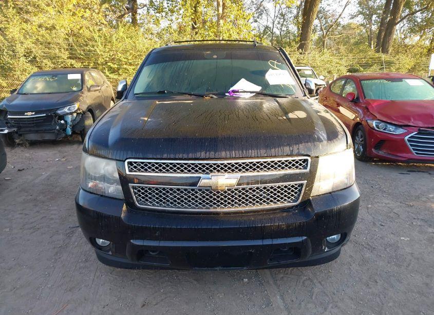 Photo 12 of 2010 Chevrolet Tahoe LTZ (VIN 1GNUKCE09AR201731)