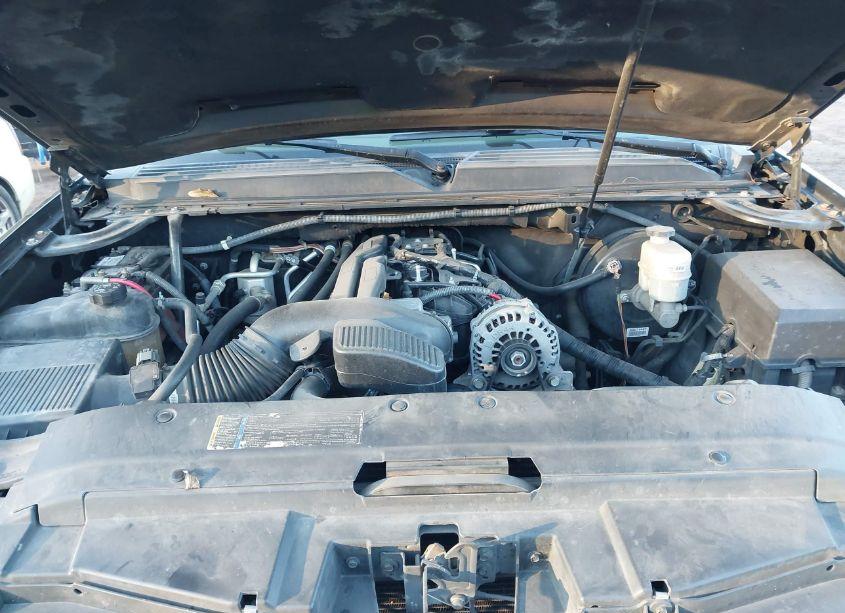 Photo 10 of 2010 Chevrolet Tahoe LTZ (VIN 1GNUKCE0XAR278348)