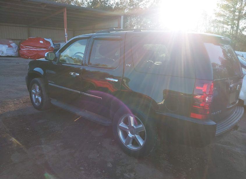 Photo 3 of 2010 Chevrolet Tahoe LTZ (VIN 1GNUKCE0XAR278348)