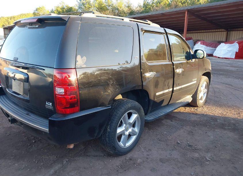 Photo 4 of 2010 Chevrolet Tahoe LTZ (VIN 1GNUKCE0XAR278348)