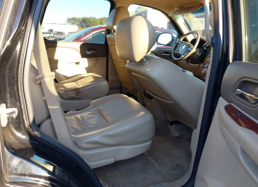 Photo 8 of 2010 Chevrolet Tahoe LTZ (VIN 1GNUKCE0XAR278348)