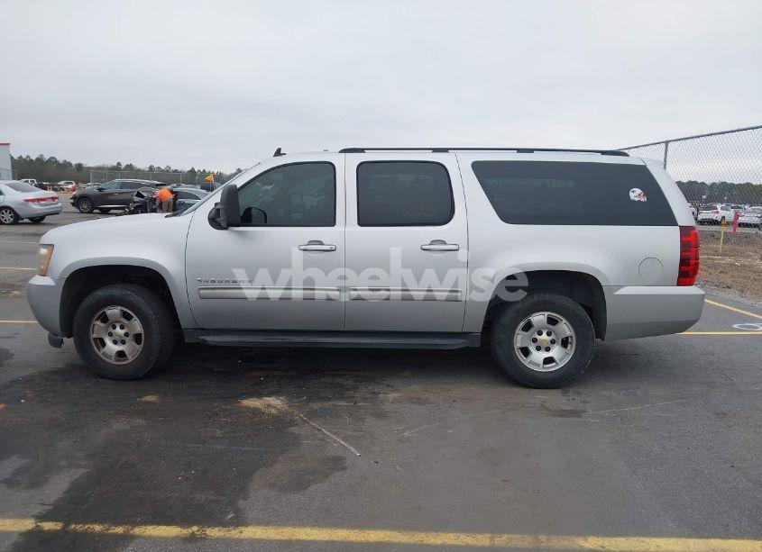 Photo 14 of 2010 Chevrolet Suburban 1500 LS (VIN 1GNUKHE30AR186320)