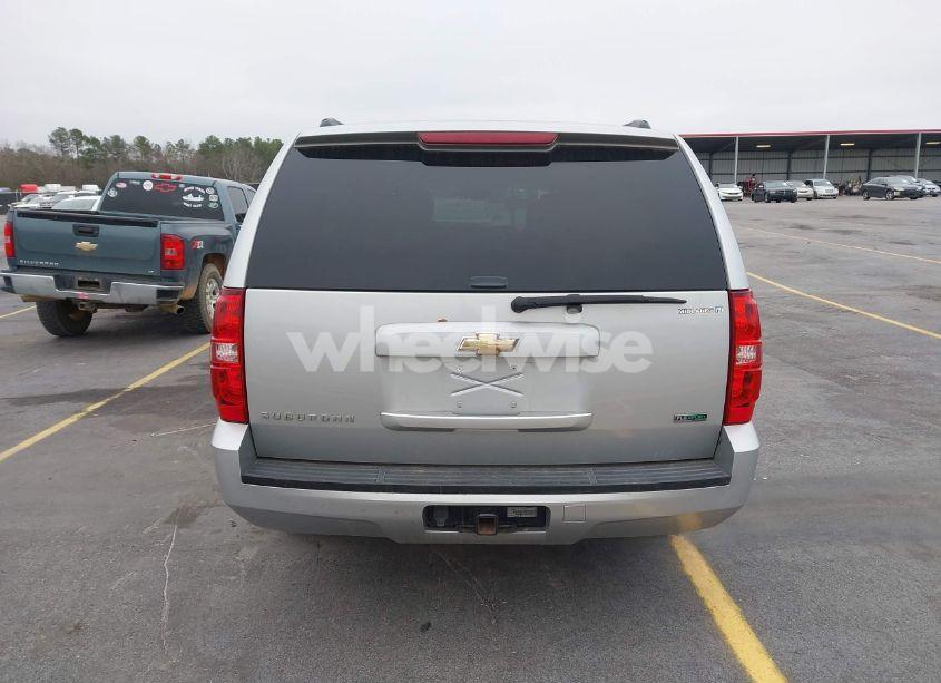 Photo 16 of 2010 Chevrolet Suburban 1500 LS (VIN 1GNUKHE30AR186320)
