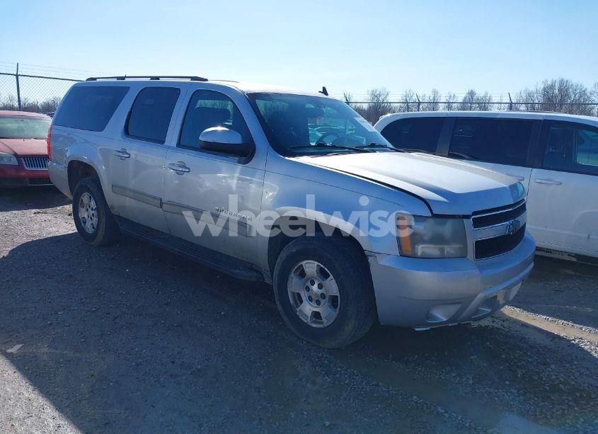 2010 Chevrolet Suburban 1500 LS (VIN 1GNUKHE31AR165699) main photo