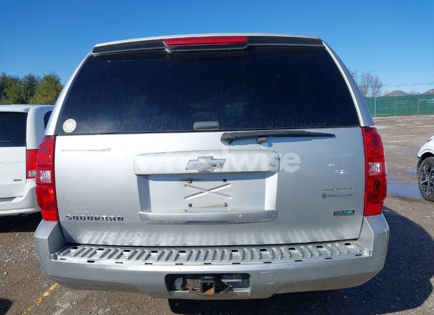 Photo 16 of 2010 Chevrolet Suburban 1500 LS (VIN 1GNUKHE31AR165699)