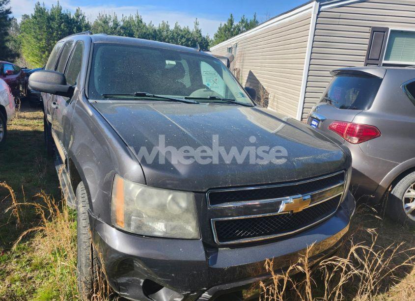 2010 Chevrolet Suburban (VIN 1GNUKHE32AR291666) main photo