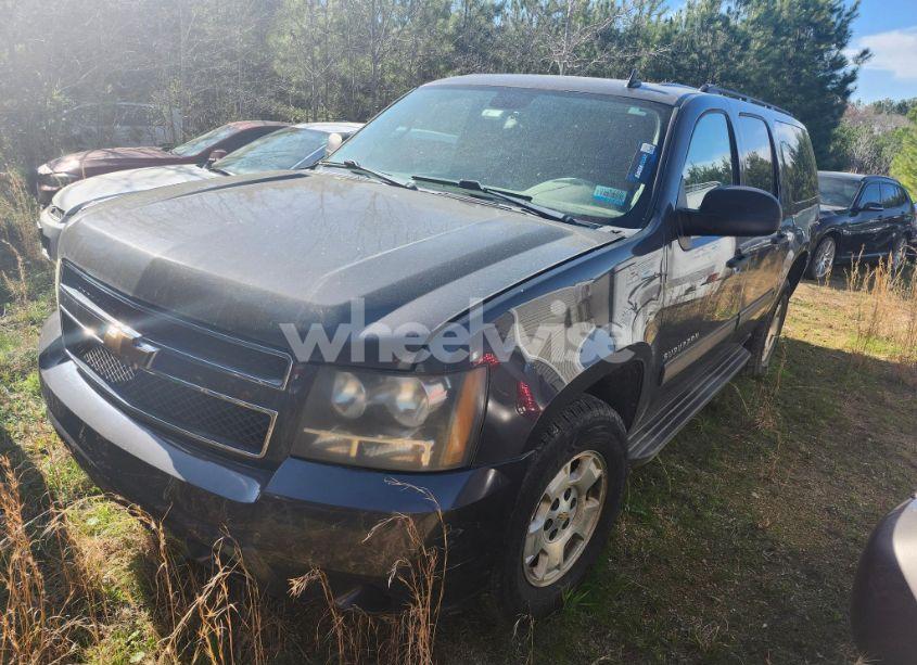 Photo 2 of 2010 Chevrolet Suburban (VIN 1GNUKHE32AR291666)