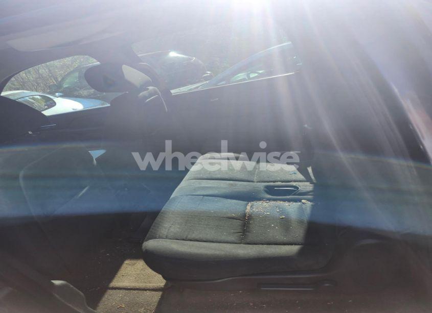 Photo 8 of 2010 Chevrolet Suburban (VIN 1GNUKHE32AR291666)