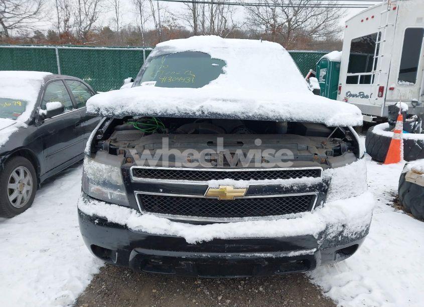 Photo 11 of 2010 Chevrolet Suburban 1500 LS (VIN 1GNUKHE37AR203811)