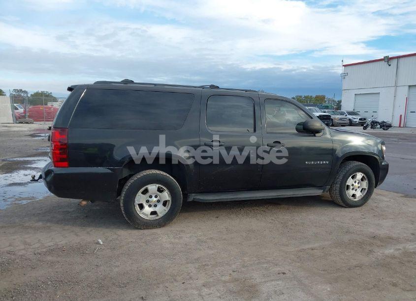 Photo 13 of 2010 Chevrolet Suburban 1500 LS (VIN 1GNUKHE38AR190423)