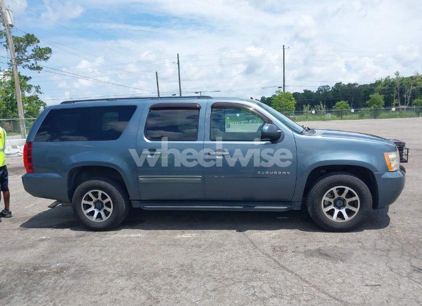 Photo 13 of 2010 Chevrolet Suburban 1500 LS (VIN 1GNUKHE38AR221668)