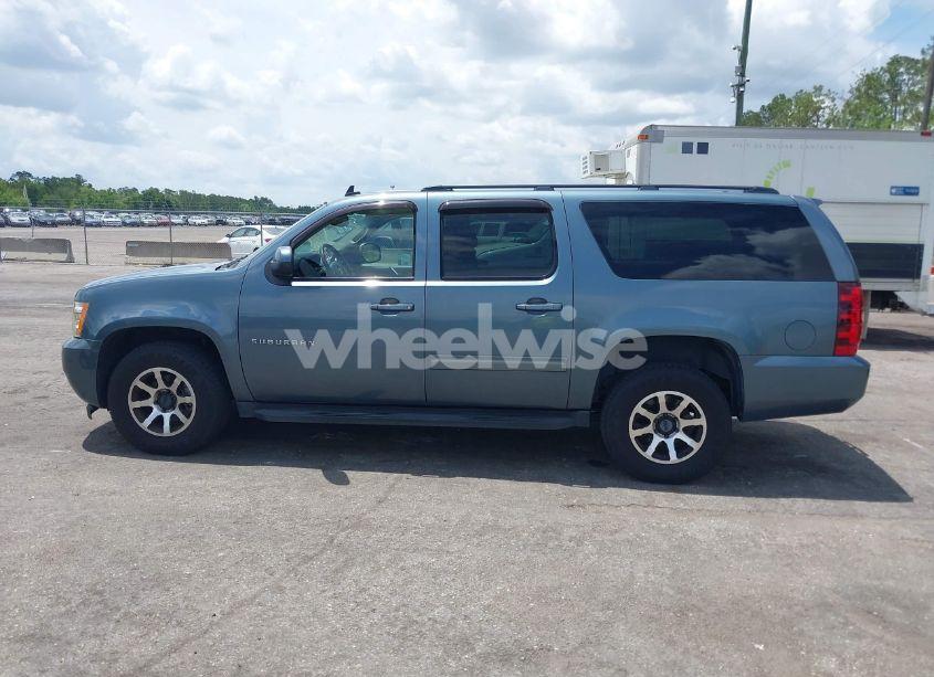 Photo 14 of 2010 Chevrolet Suburban 1500 LS (VIN 1GNUKHE38AR221668)