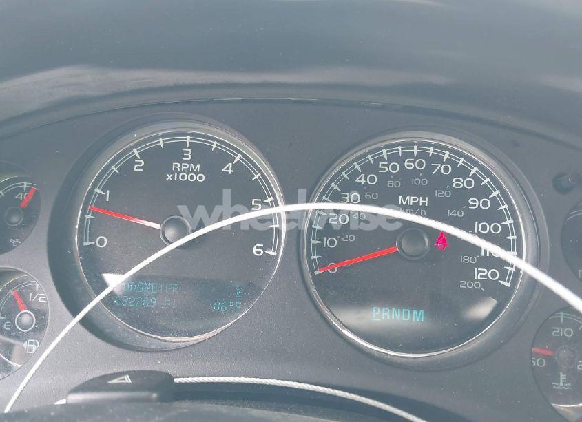 Photo 7 of 2010 Chevrolet Suburban 1500 LS (VIN 1GNUKHE38AR221668)