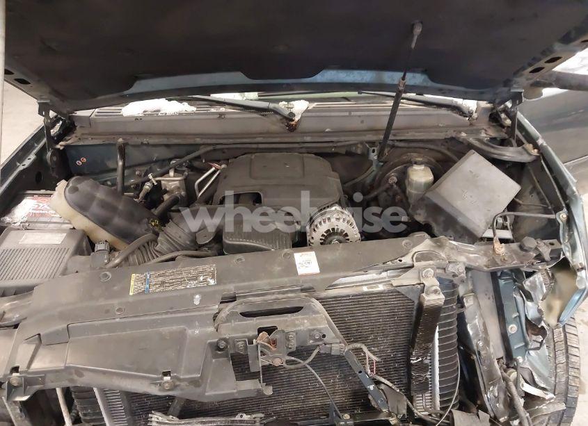 Photo 10 of 2010 Chevrolet Suburban 1500 LT1 (VIN 1GNUKJE30AR281242)